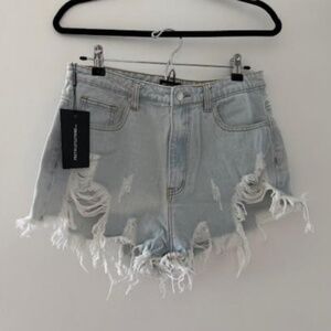 PrettyLittleThing - Light Denim Short - BRAND NEW